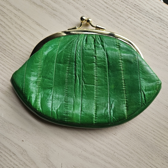 lee sands Handbags - Vintage Lee Sands Small Purse/Coin